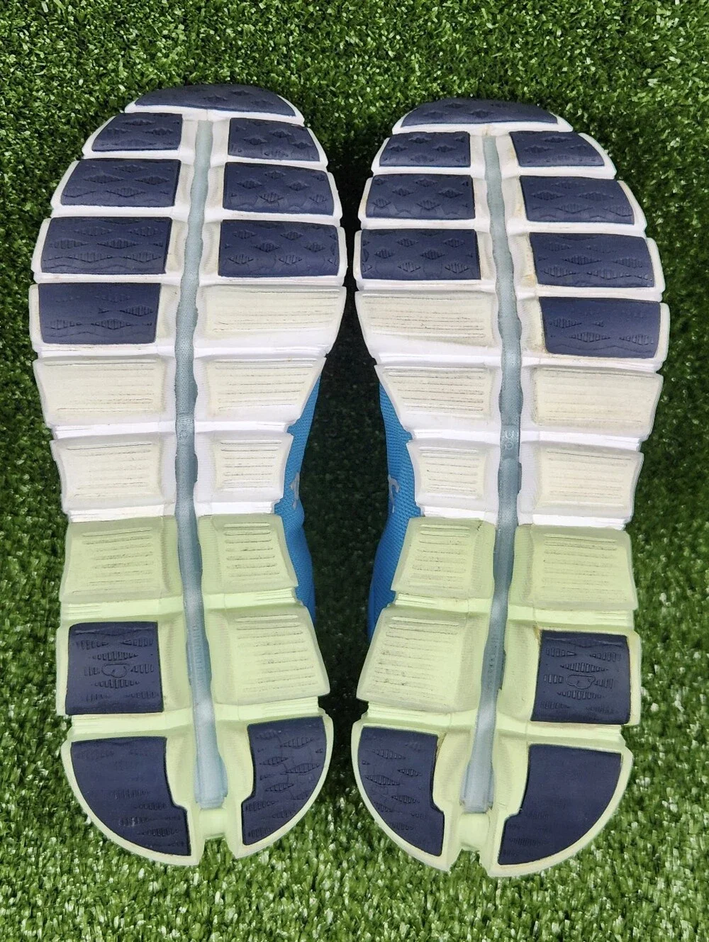 On Running CloudFlow 3 Womens Athletic Walking Cushioned Shoes Sneakers Size 6.5